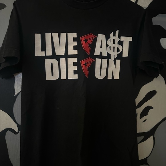 famous tee - Picture 2 of 5